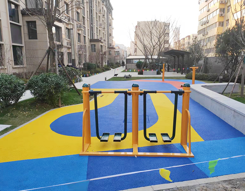 幼儿园EPDM场地,幼儿园塑胶材料,幼儿园塑胶跑道,儿童运动场地,安全跑道,无毒环保材料,君泰塑胶,塑胶跑道安装,幼儿园运动设施,儿童游乐场地,教育机构运动场地,软质地面材料